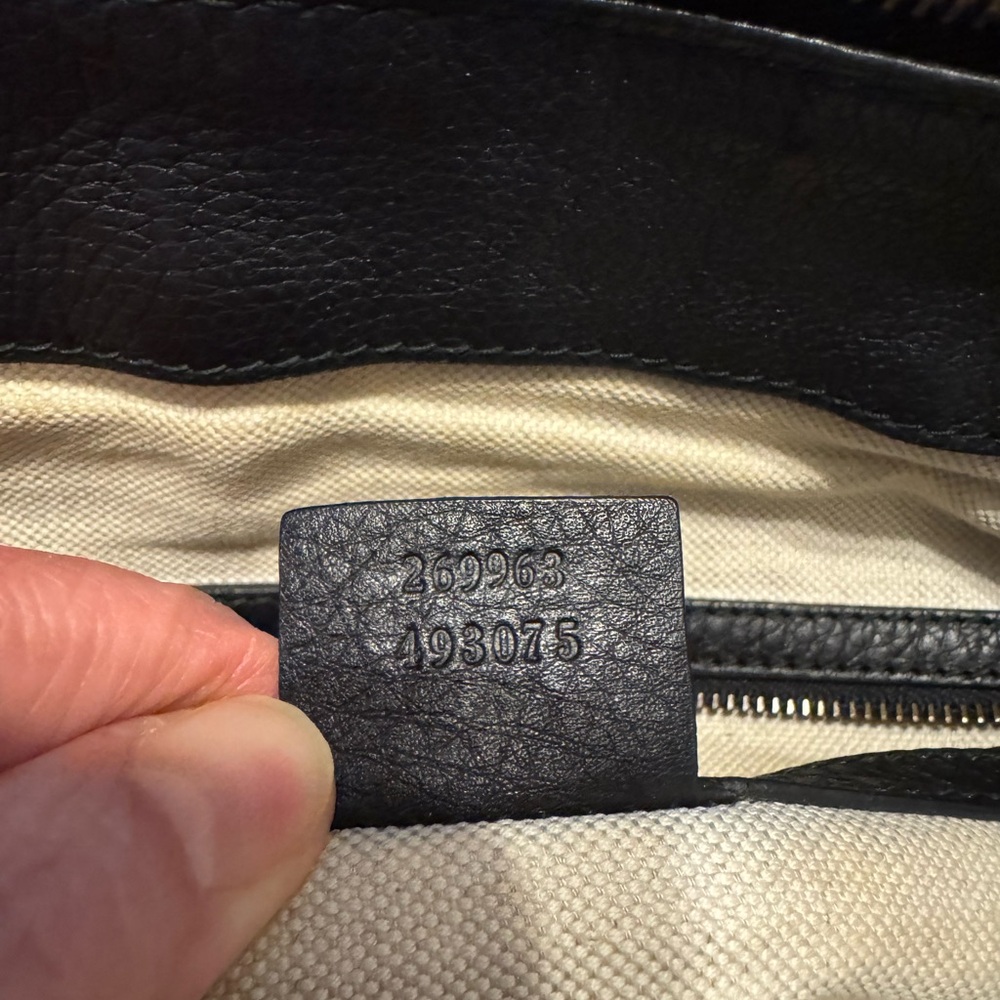 Gucci Black Pebbled Leather Tote with Gold GG Accent - Picture 5 of 5